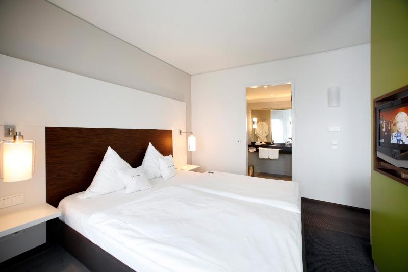 Double or Twin Room with Balcony image 4