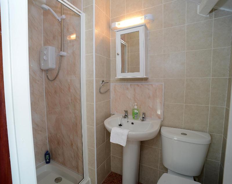 Double or Twin Room with Shower image 2