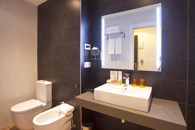 Single Room with Balcony image 1