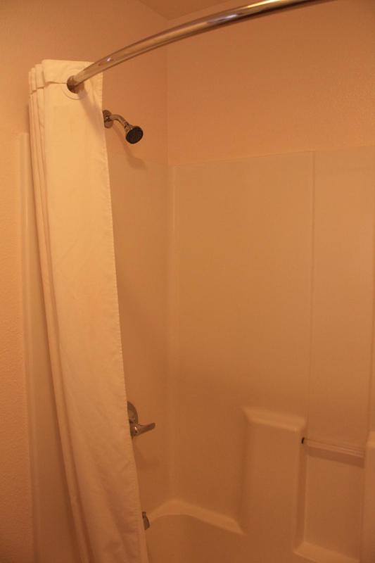 Queen Room image 3