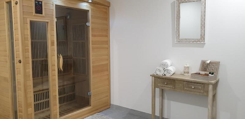Hôtel Althea - Piscine et Sauna - image 8