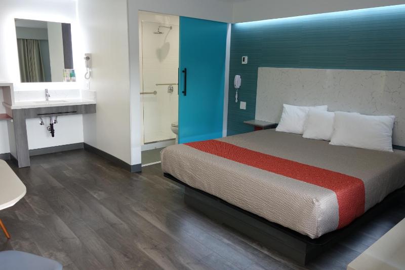 King Room image 2