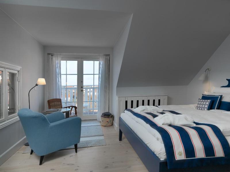 Standard Double Room image 2