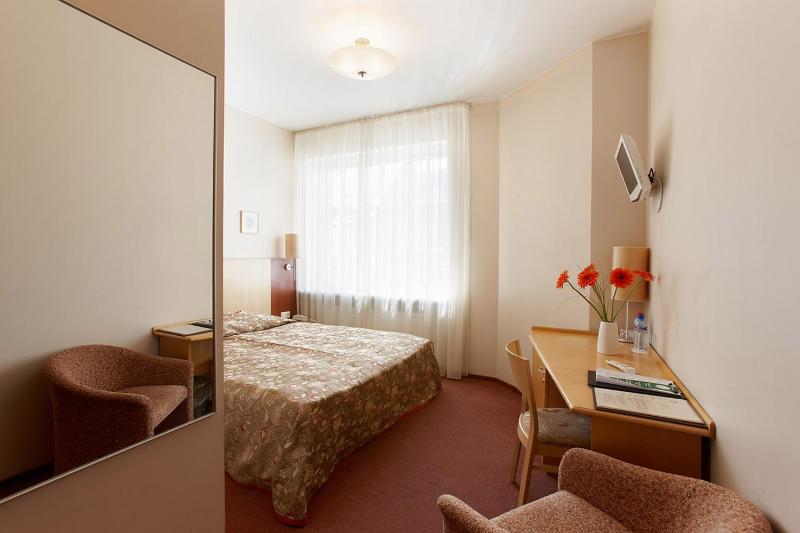 Double or Twin Room image 2