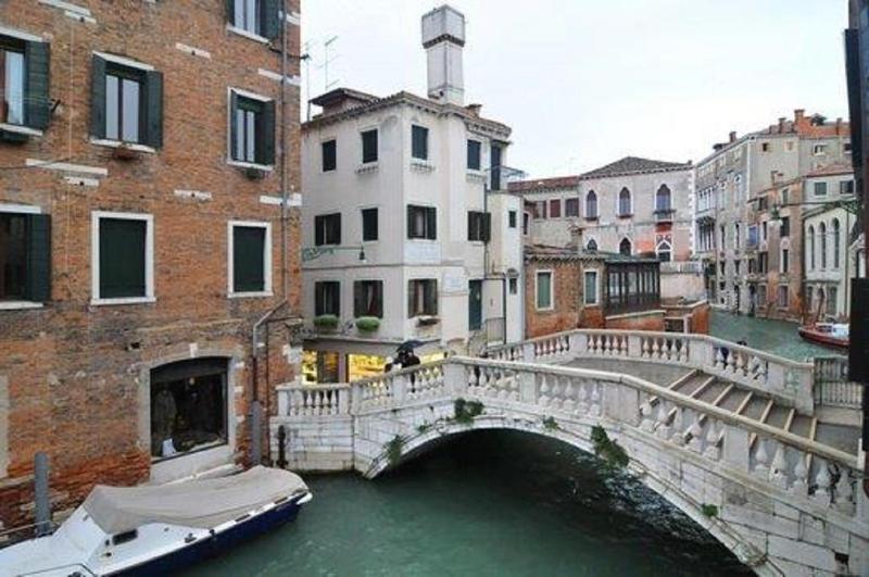 Two-Bedroom Apartment with Canal View image 3