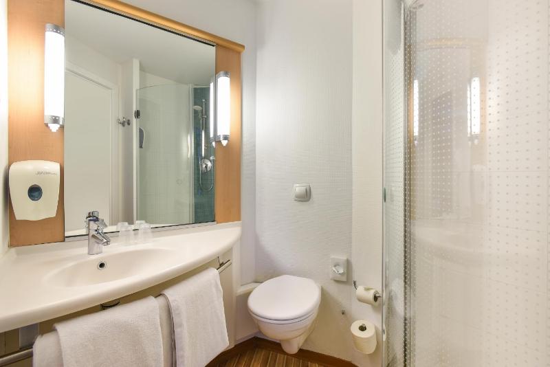 Double Room image 2