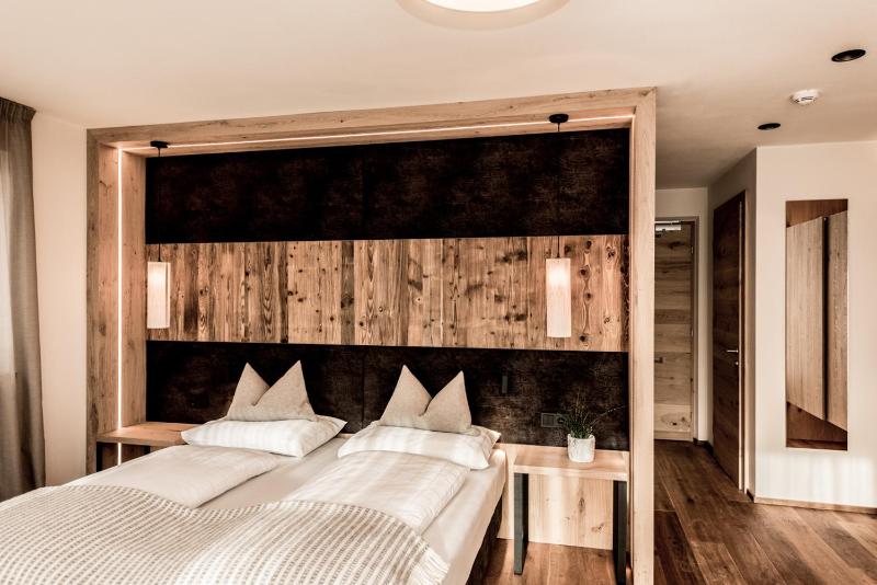 Deluxe Triple Room image 3