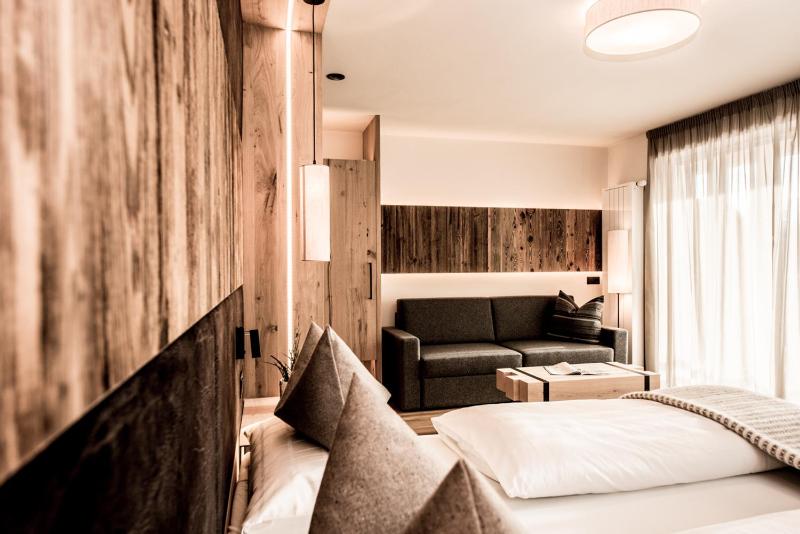 Deluxe Triple Room image 4