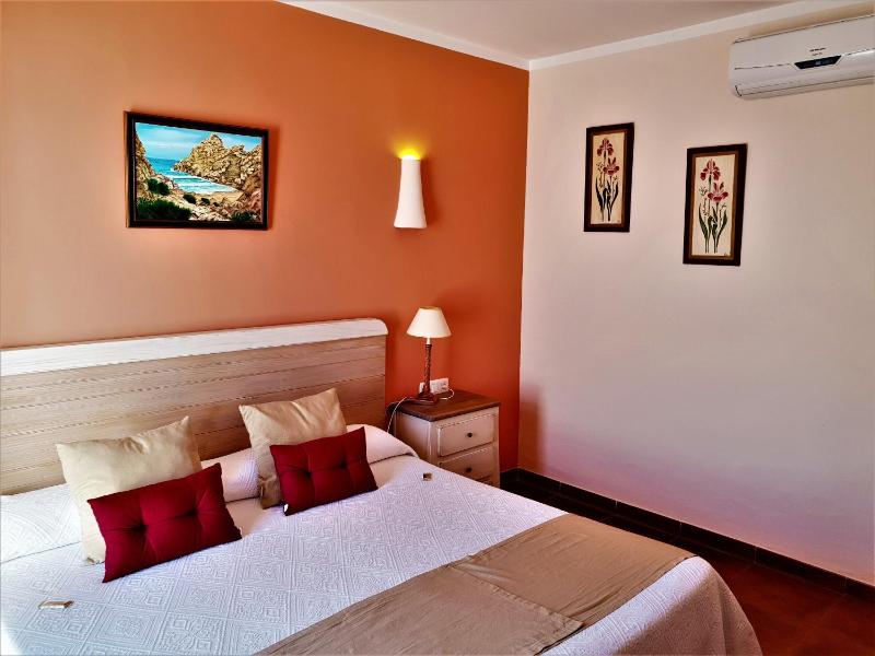 Superior Double or Twin Room with Sea View image 4