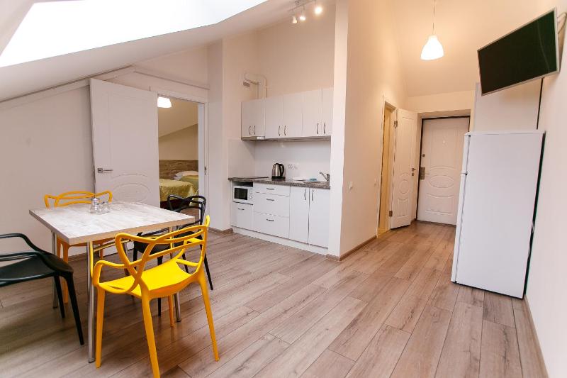 Apartment image 3