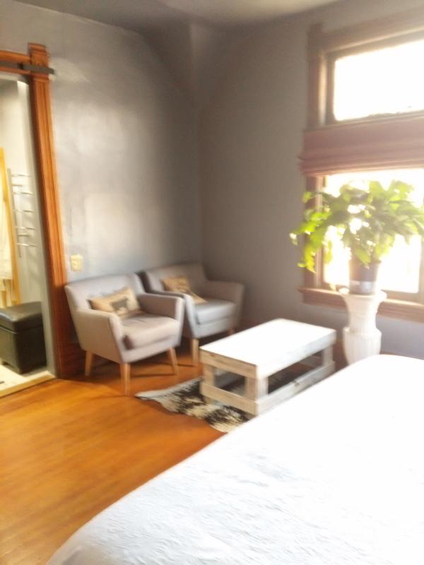 Off Broadway B & B - image 13