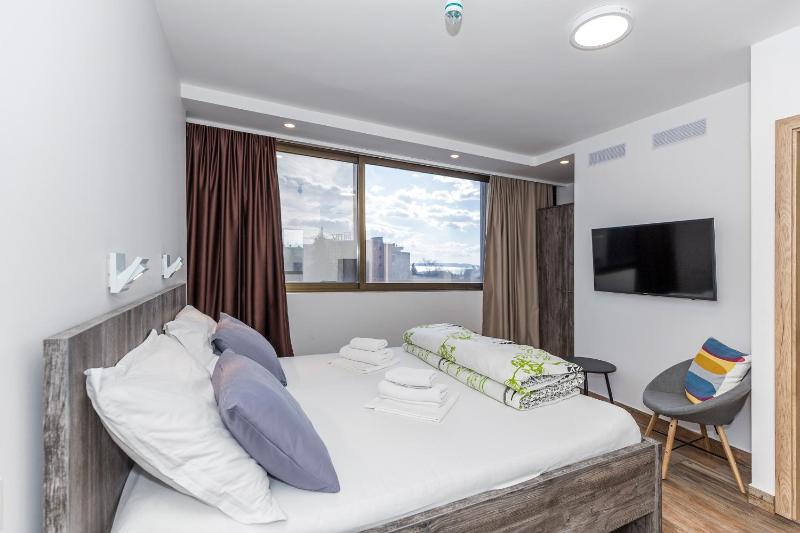 Apinelo Tower Rooms - image 3