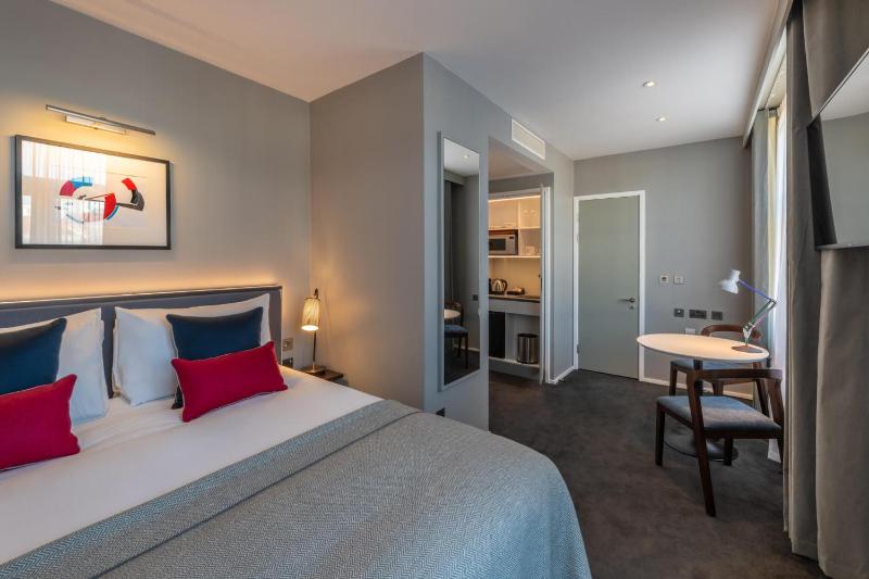 King Double or Twin Room image 3