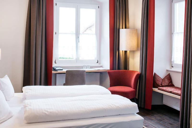 Superior Double Room image 3