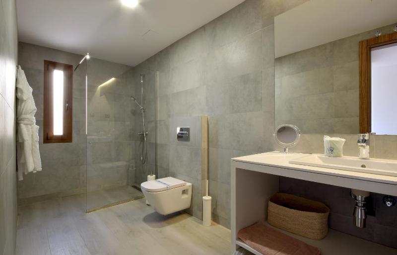 Budget Double Room image 1