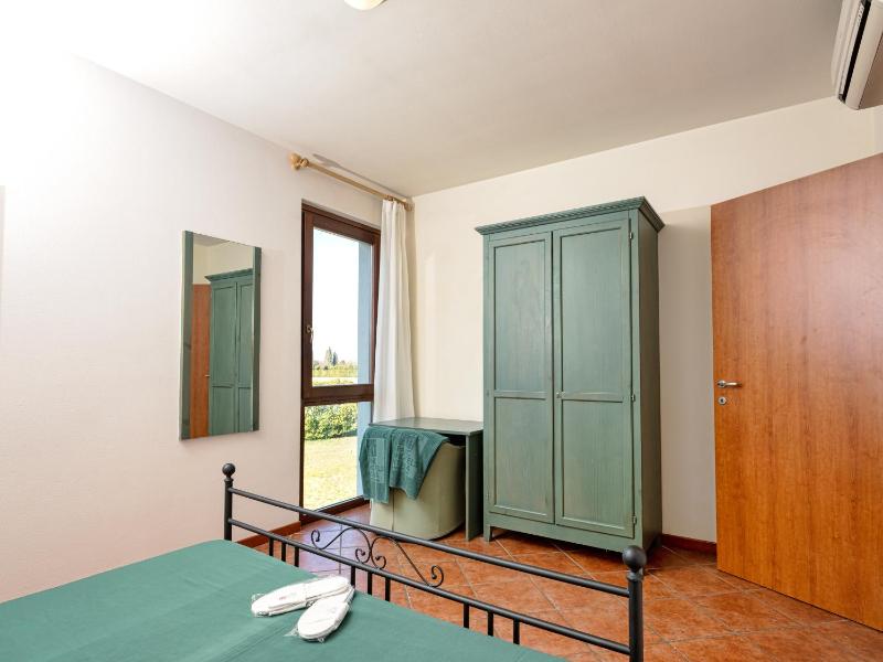 Economy One-Bedroom Apartment (2 Adults) image 4