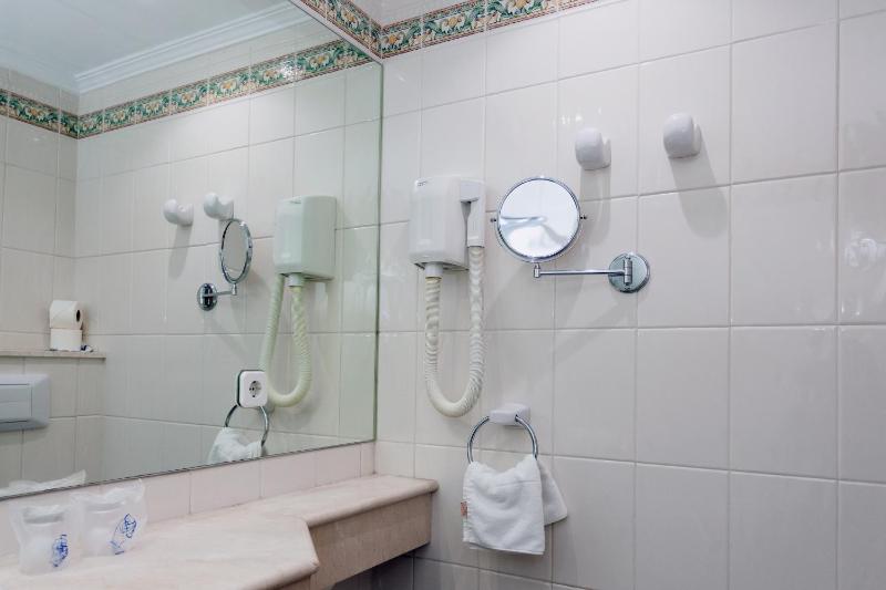 Economy Double or Twin Room - Ground Floor image 4