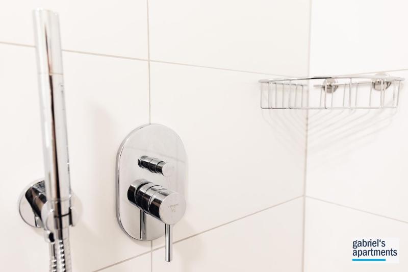 Deluxe Family Suite image 2