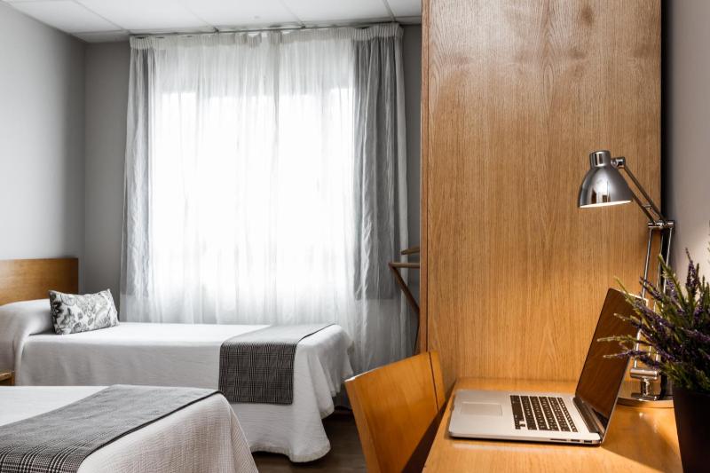 Twin Room image 1
