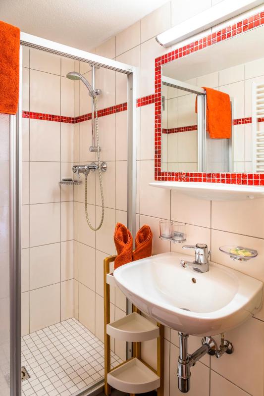 One-Bedroom Apartment with Garden View image 2