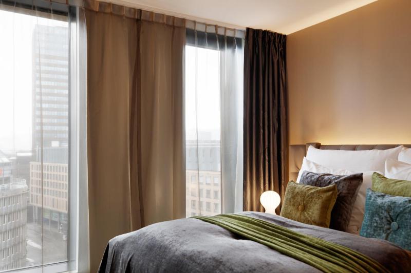Double Room with City View image 1