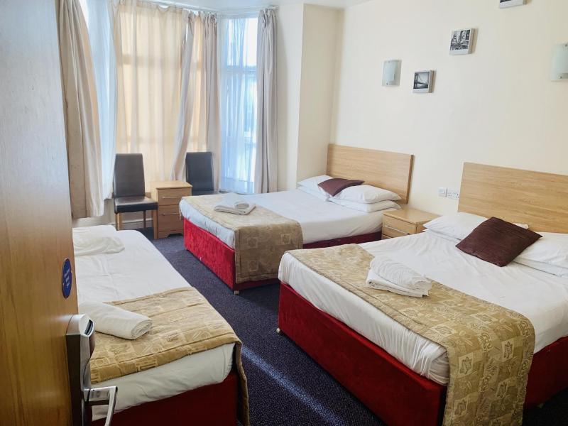 Quadruple Room image 1
