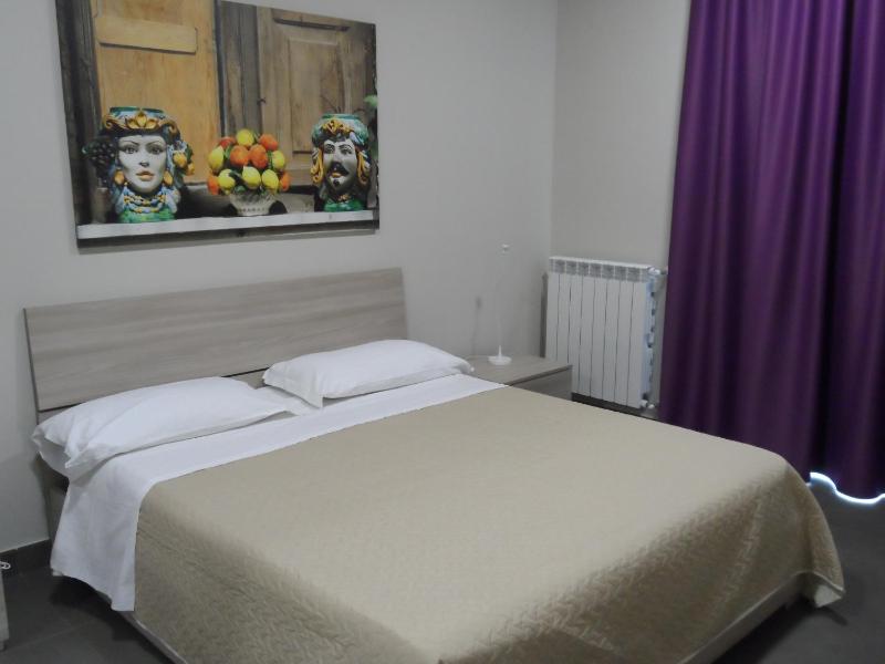 One-Bedroom Apartment image 4