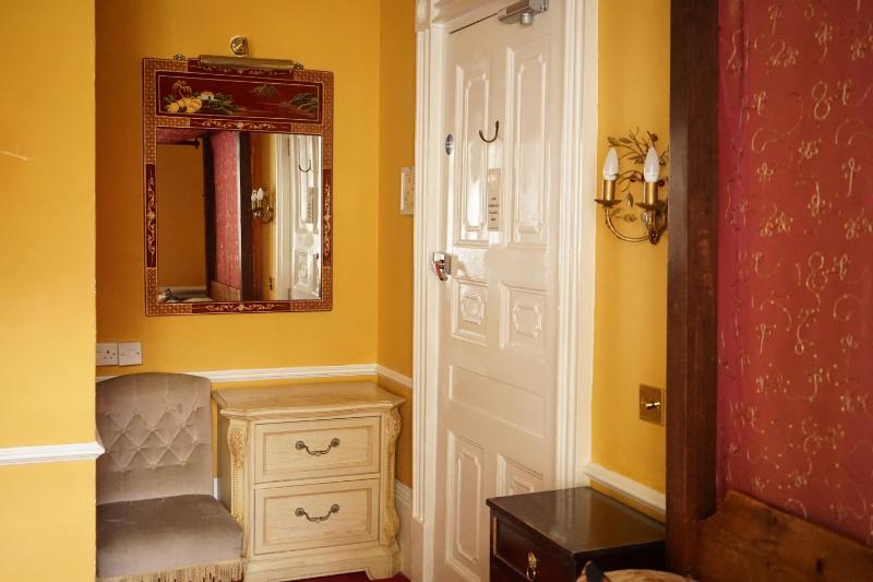 Regency Hotel - image 46