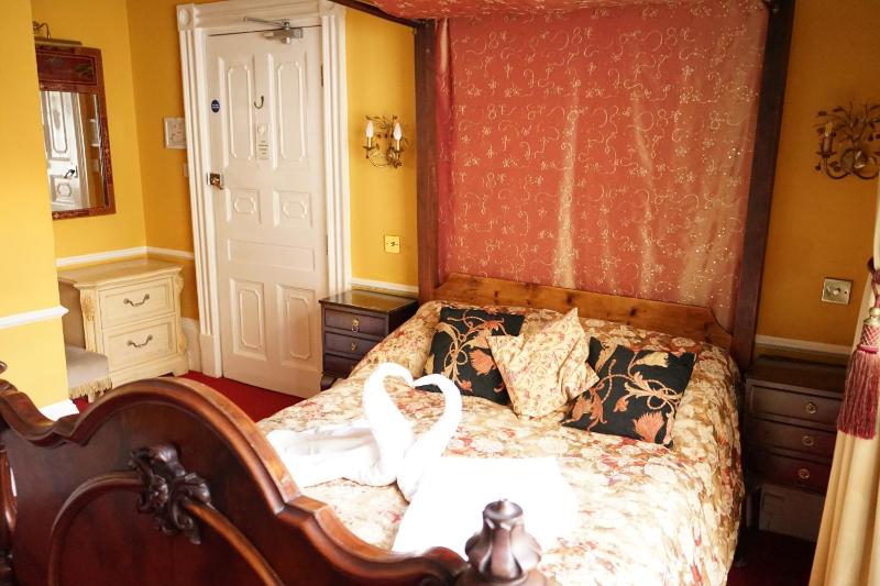 Regency Hotel - image 31