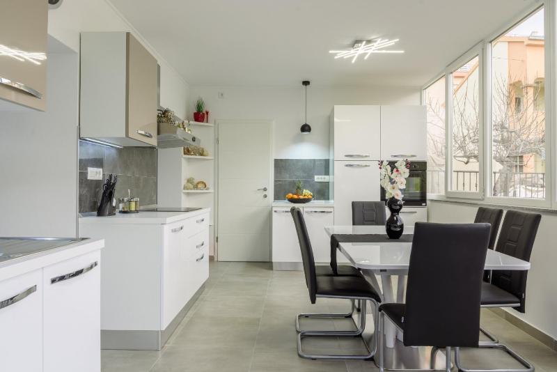 Apartment image 2