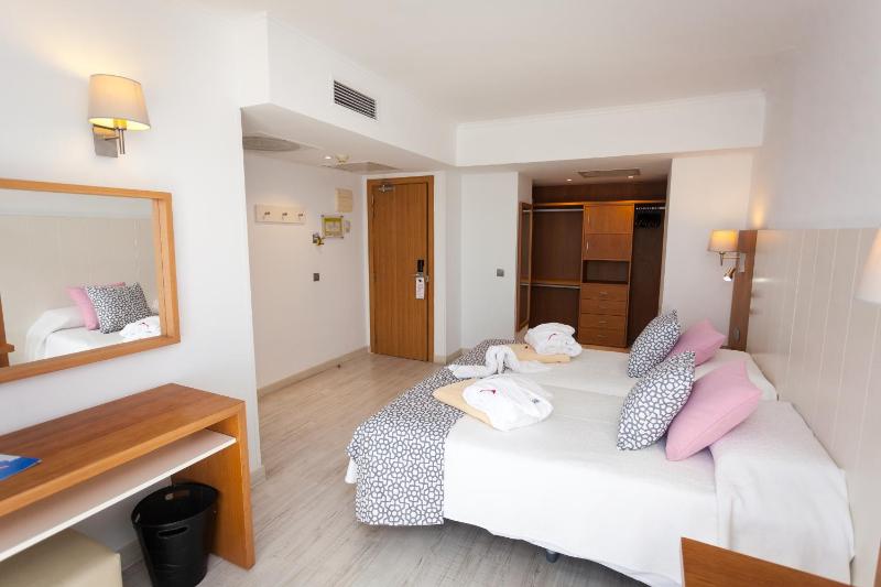 Suite with Sea View image 4