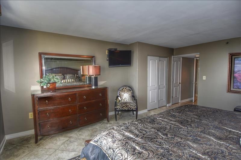 110 South Hampton Condo - image 2