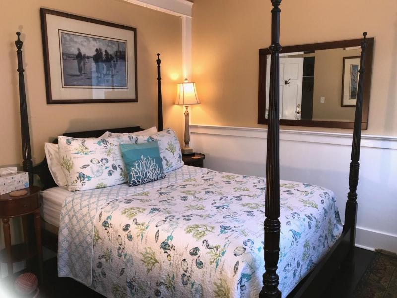 Queen Room image 1