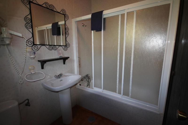 Twin Room with Terrace image 2