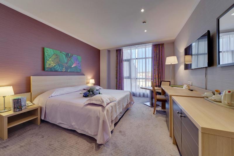 Standard Double Room image 1