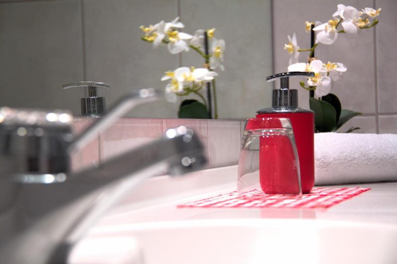 Double Room with Balcony image 3