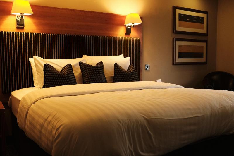 Standard Double Room image 3