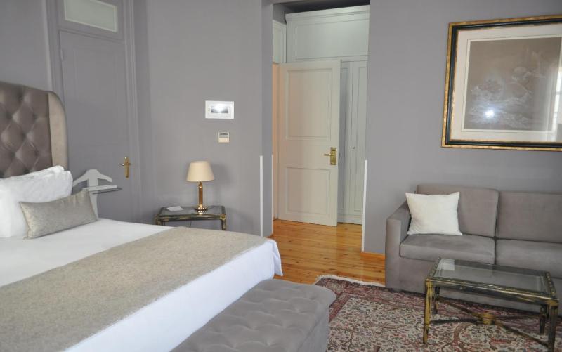 Executive Room image 2