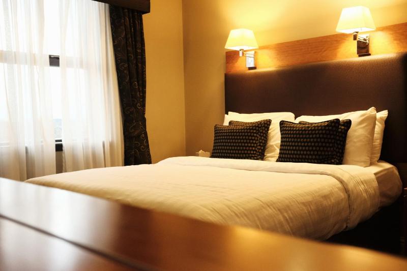 Standard Double Room image 2