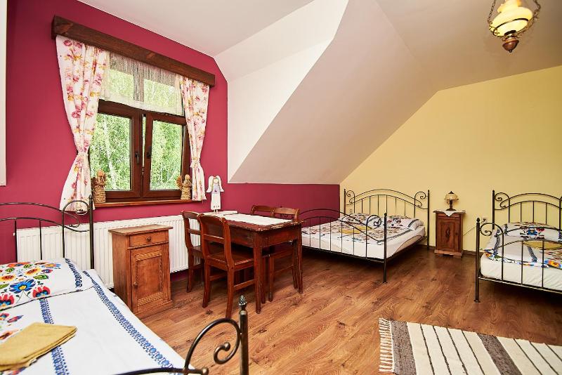 Classic Quadruple Room image 3