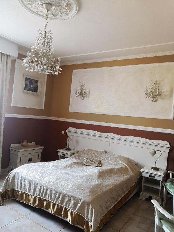 Large Double Room with Bathroom image 2