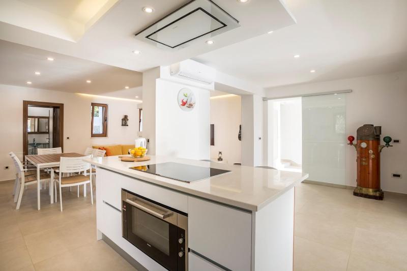 Sailor house villa near Trogir private pool - image 12