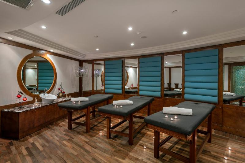 VIP Villa with Two Ways Airport Transfer image 3