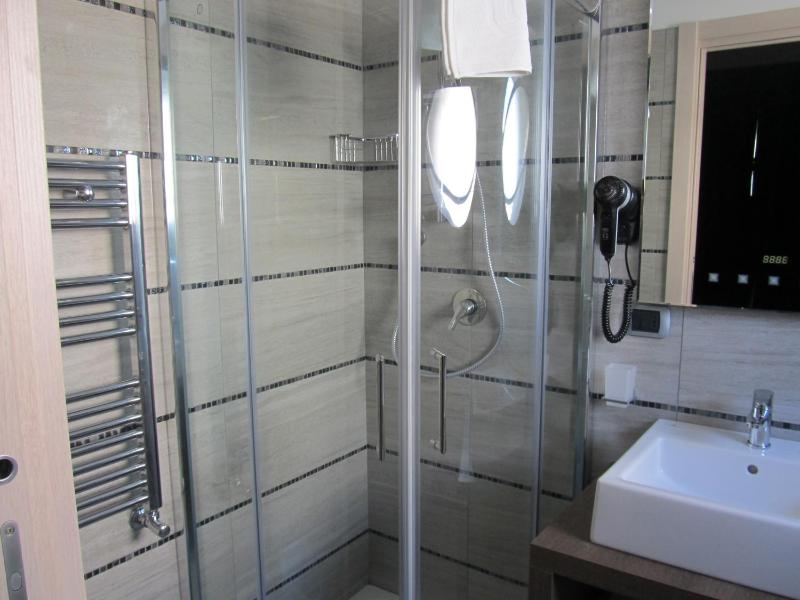Double or Twin Room with Side Sea View image 2