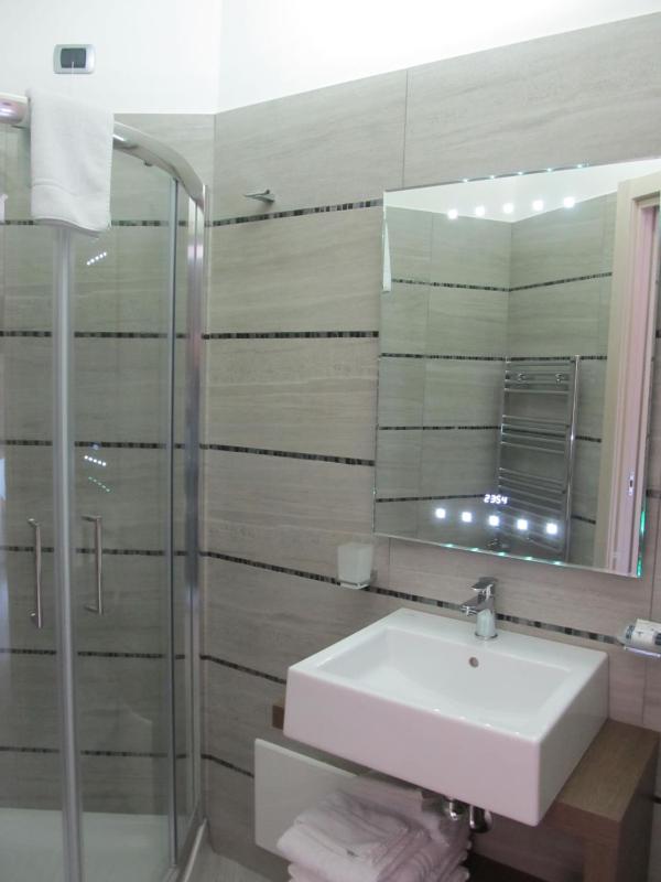 Superior Double or Twin Room with Sea View image 2
