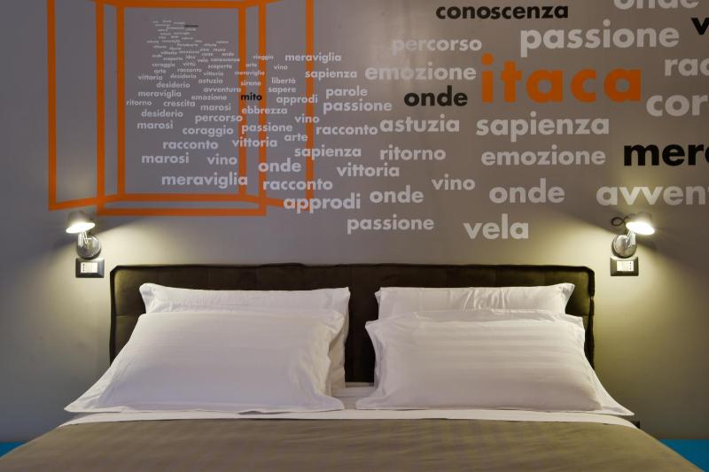 Double Room image 4