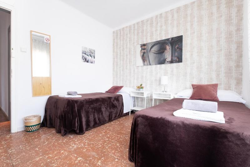 Double Room image 3