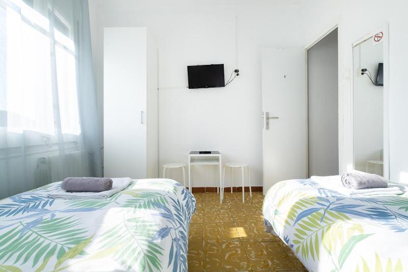Double Room image 2