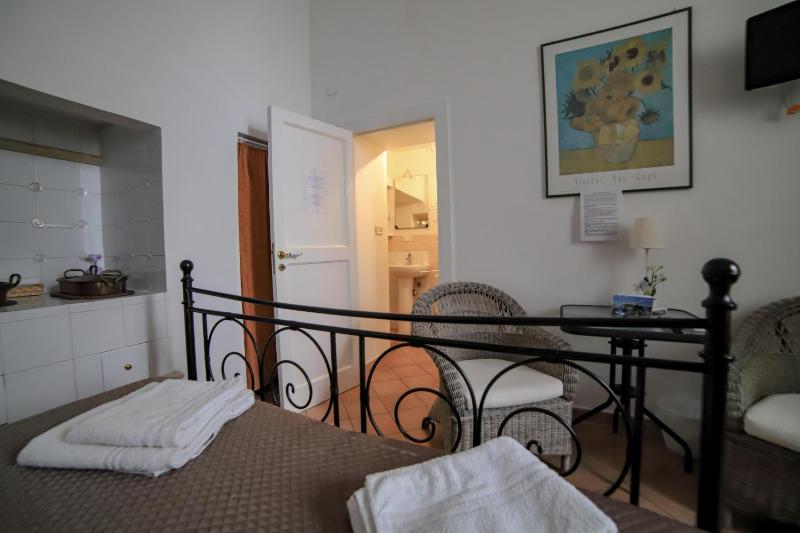 Quadruple Room image 4