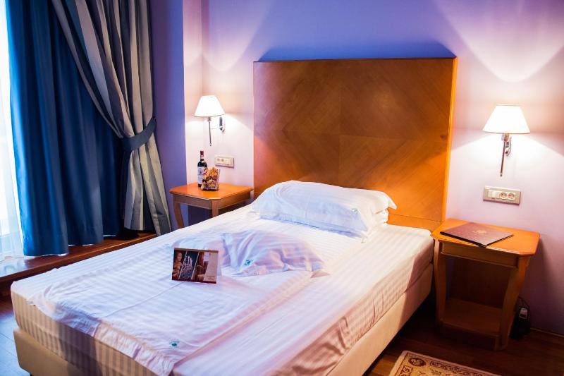 Deluxe Single Room image 1